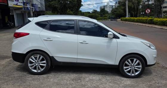HYUNDAI IX35 2.0 MPFI GLS 16V FLEX 4P AUTOMÁTICO HYUNDAI IX35 2.0 MPFI GLS 16V FLEX 4P AUTOMÁTICO